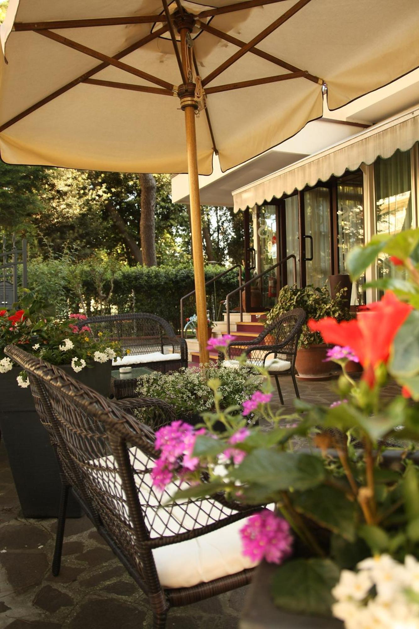 Hotel Santiago 밀라노마리티마 외부 사진